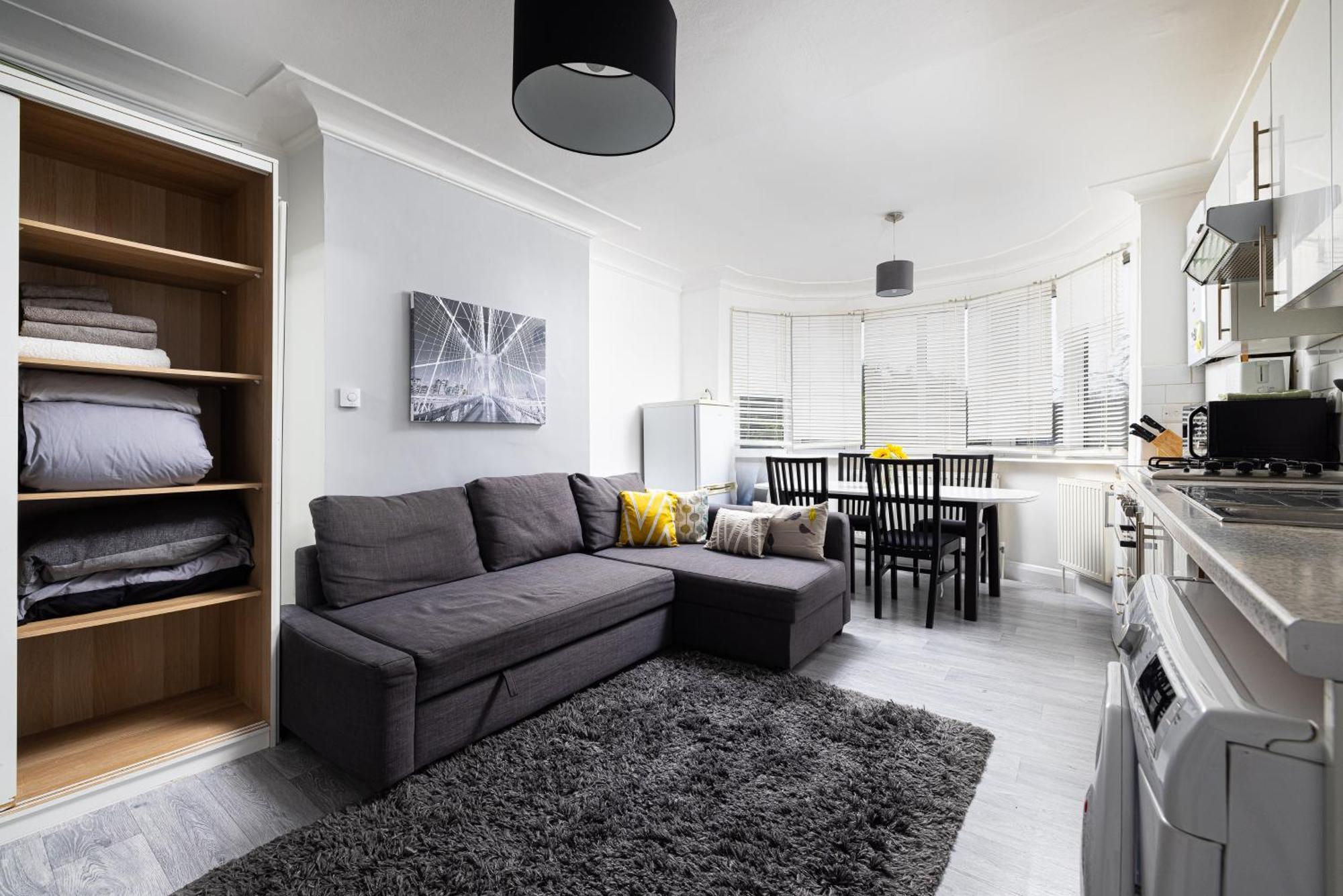One Bedroom Apartment Opposite Brent Cross Station Londen Buitenkant foto