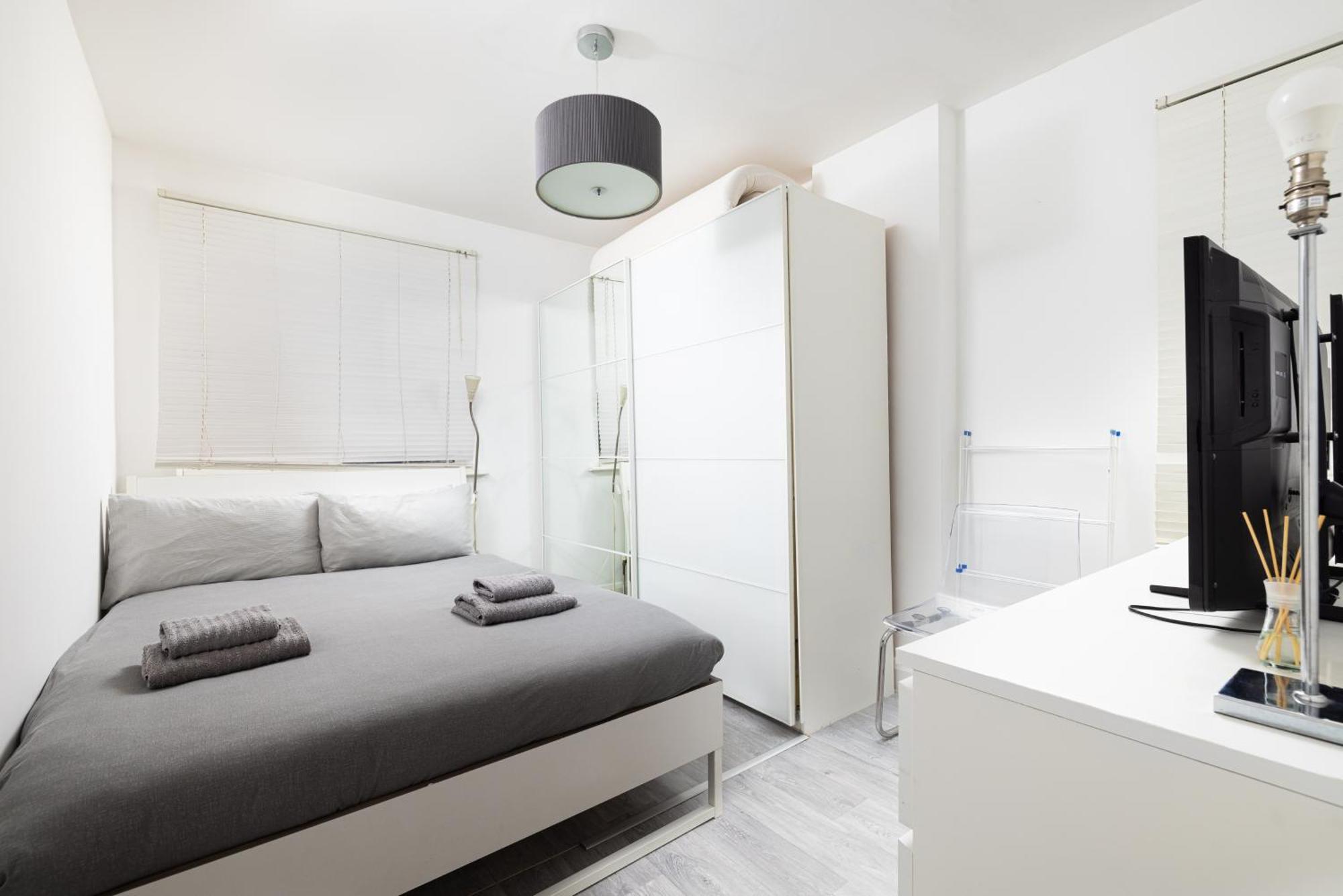 One Bedroom Apartment Opposite Brent Cross Station Londen Buitenkant foto